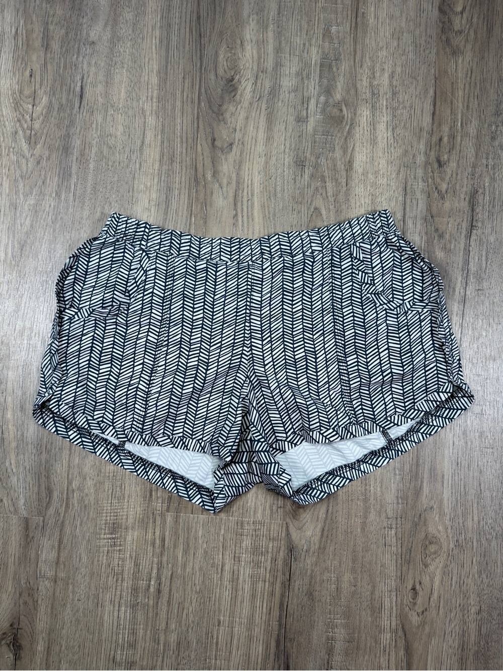 Athleta Blue Chevron Print Athletic Running Shorts Sz S